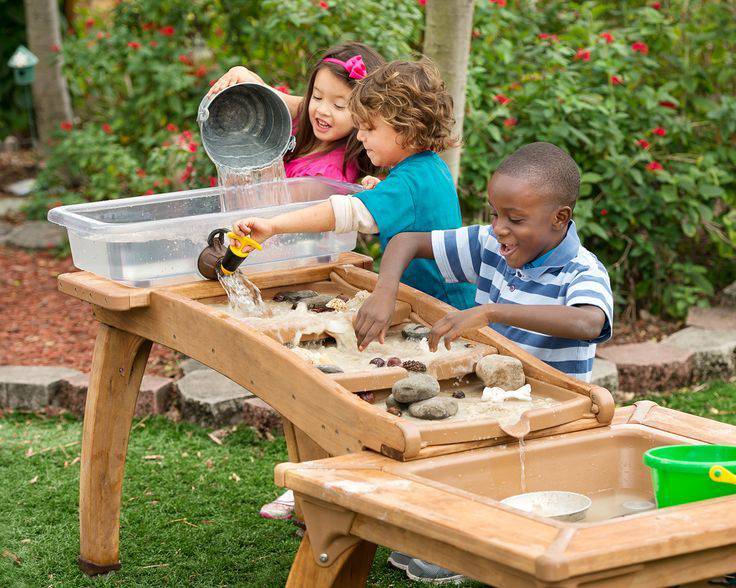 KIDS WOODEN WATER PLAY