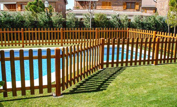 SWIMMING POOL SIDE FENCE