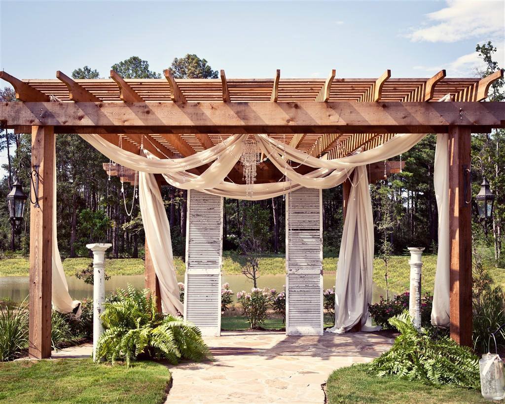 Get Into The Benefits Of Wooden Pergola